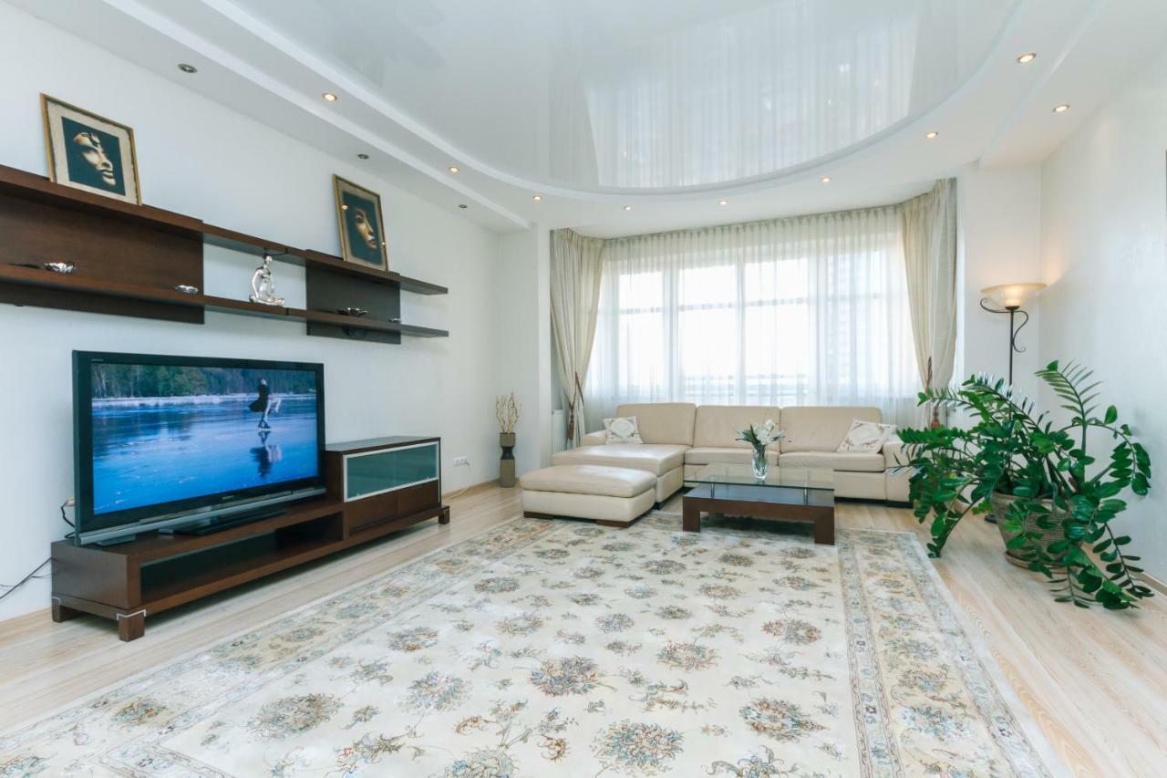3 комнатные апартаменты в центре Печерска Київ Екстер'єр фото